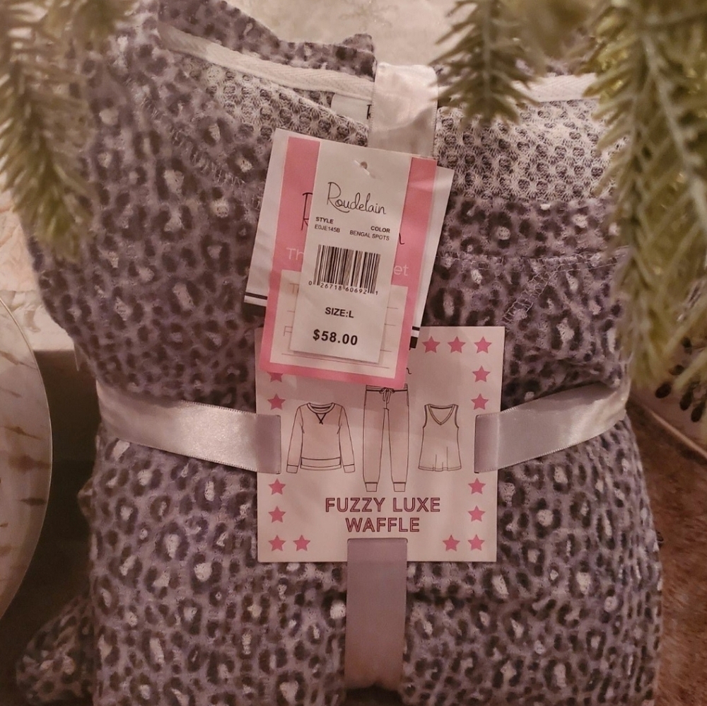 NEW Grey and White Leopard Animal Print Pajama Set